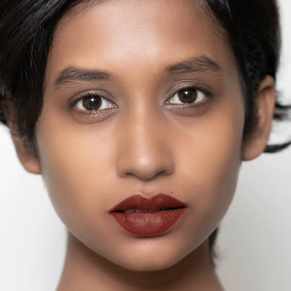 Faces Canada Matte Lip Crayon | Cocoa Butter and Chamomile enriched | One Stroke Intense Color | Smooth Glide | All Day Hydrated Lips | Shade - Fiery Brown 2.8g