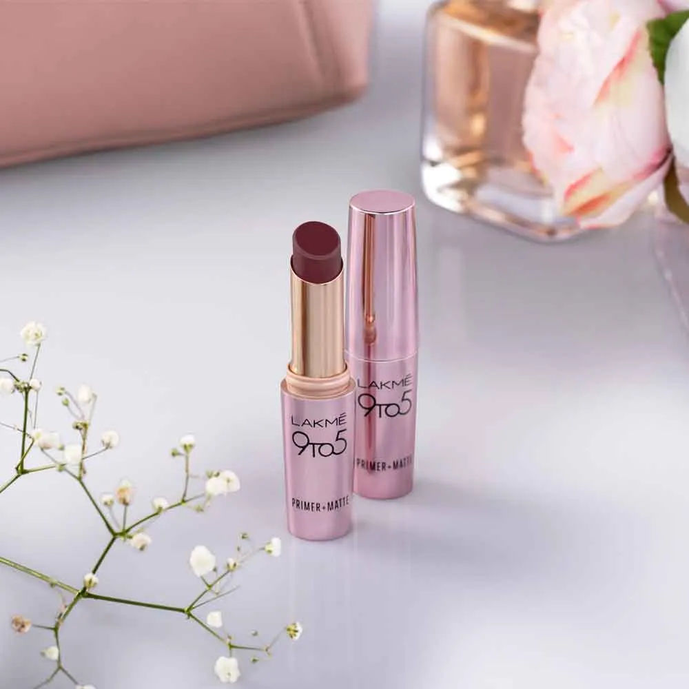 Lakmē 9to5 Powerplay Priming Matte Lipstick