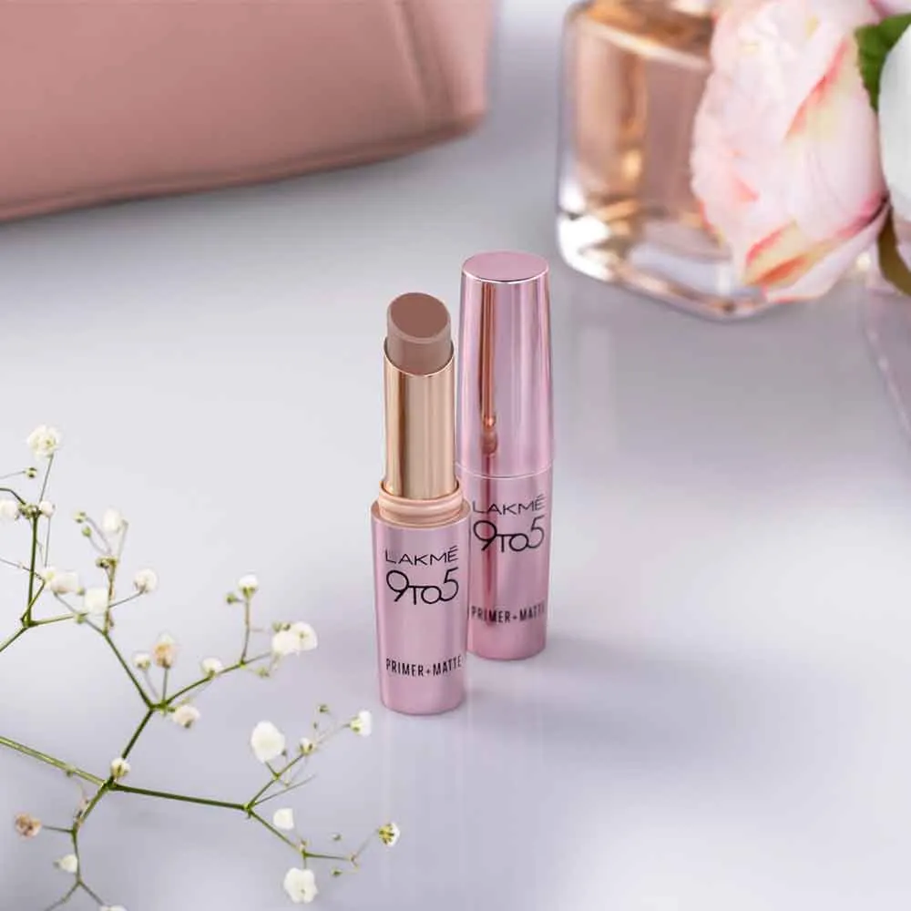 Lakmē 9to5 Powerplay Priming Matte Lipstick