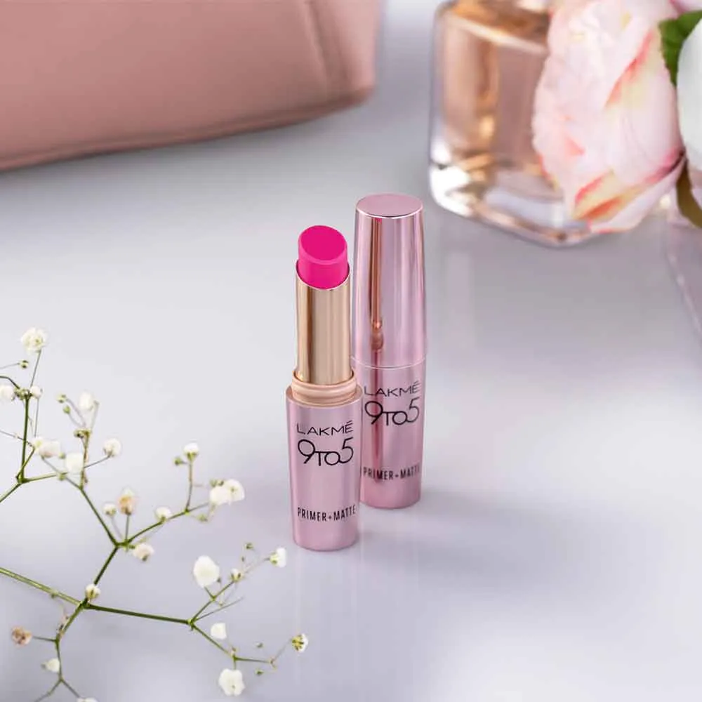 Lakmē 9to5 Powerplay Priming Matte Lipstick