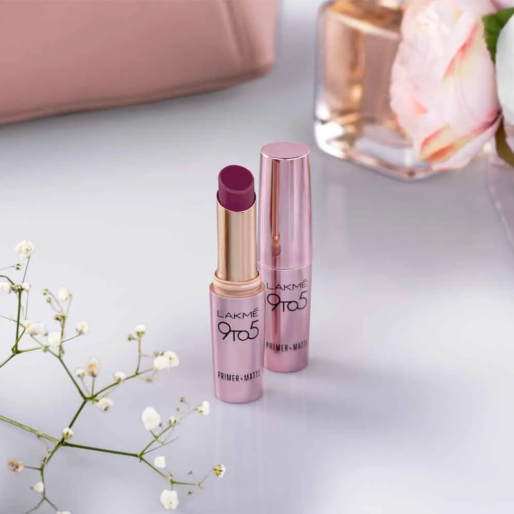 Lakmē 9to5 Powerplay Priming Matte Lipstick